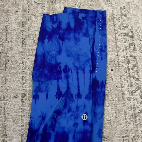 Lululemon sz8 pants and visor & scrunchie - Picture 3 of 7